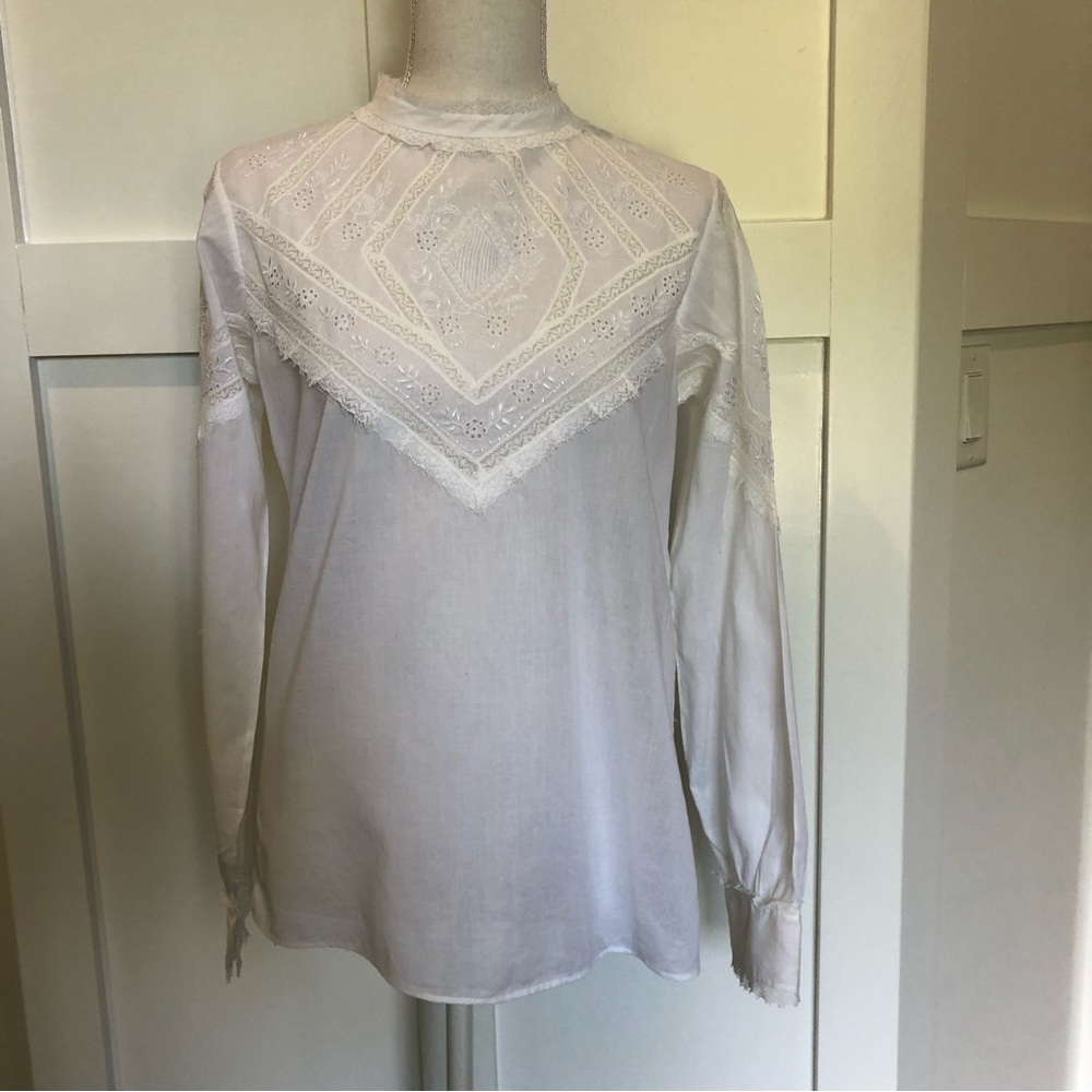 Vintage style white long sleeve cotton blouse